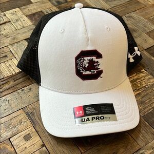 Men’s Under Armour Heatgear South Carolina SnapBack Baseball Hat NWT